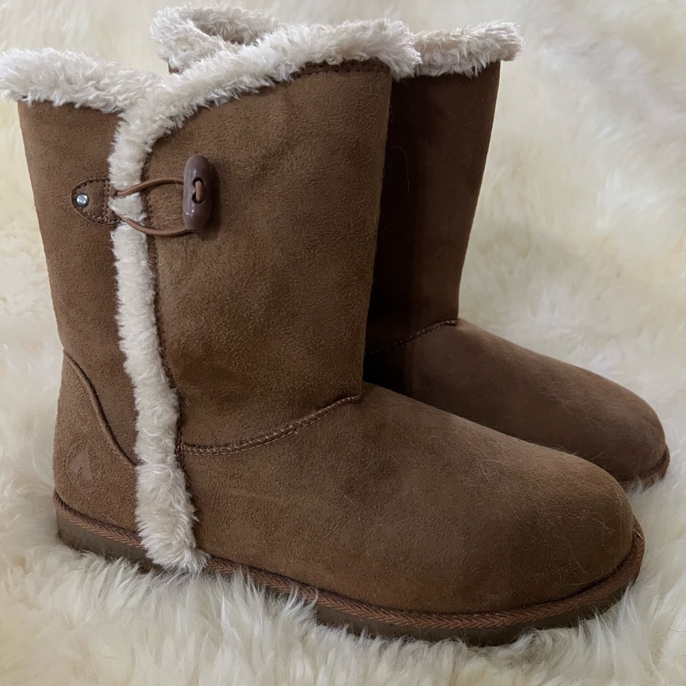 Fuzzy Tan Airwalk Boots Women’s size 12